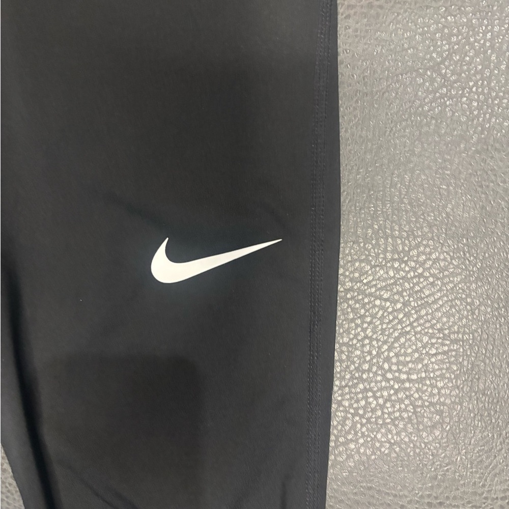 Nike Pro Dri-Fit Capri Leggings Black Womens Sz Medium - Picture 4 of 8